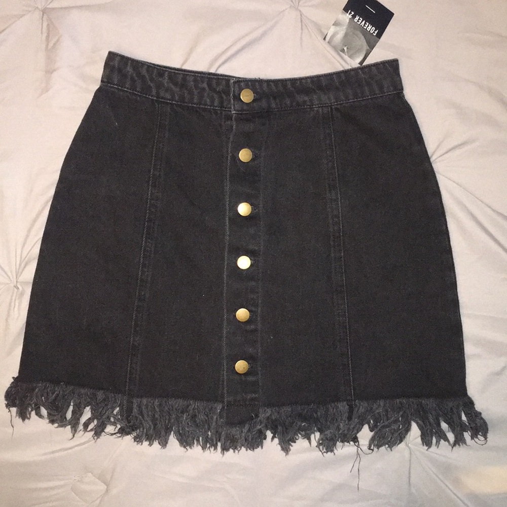 Forever 21 Short Black Skirt